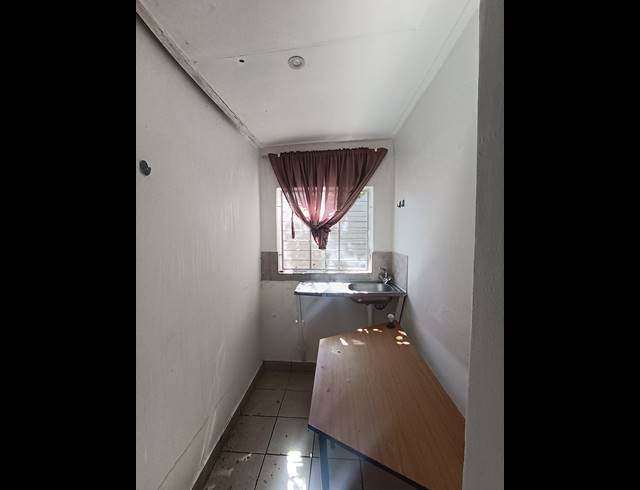 10 BEDROOM HOUSE FOR SALE IN BRANDWAG